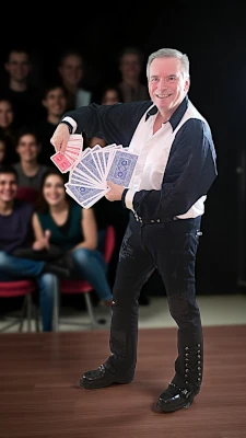 Zauberer, Magie, Zaubershow, Kartenspiel, Bühne